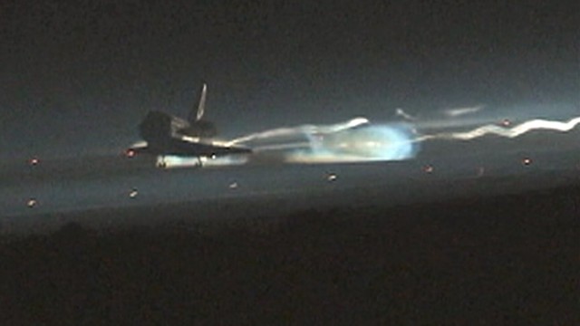 VIDEO: NASAs 30-year program ends with landing of Atlantis in Florida.