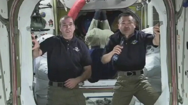 VIDEO: Astronauts aboard the ISS congratulated the "Gravity" cast and crew for bringing a taste of space to movie theaters.