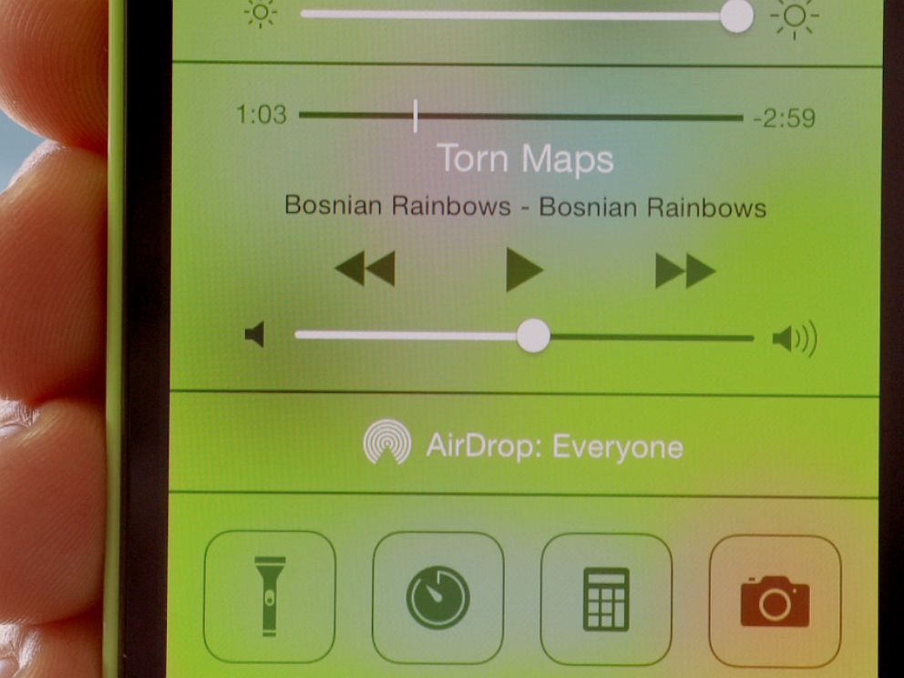 PHOTO: Control Center in iOS 7