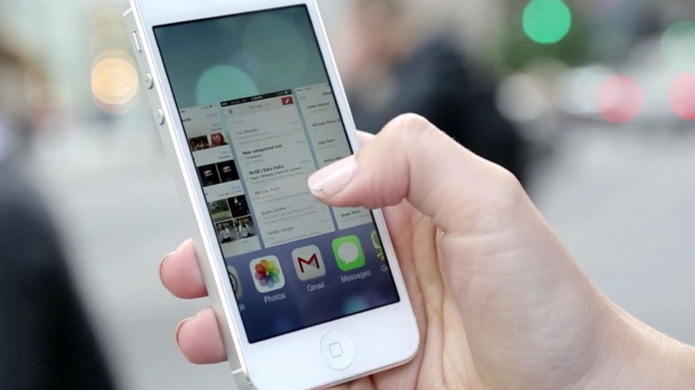 PHOTO: iOS 7