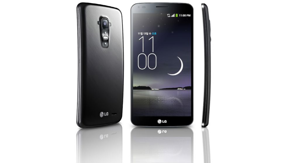 PHOTO: The LG G Flex, a smartphone curved to follow the contour of the face