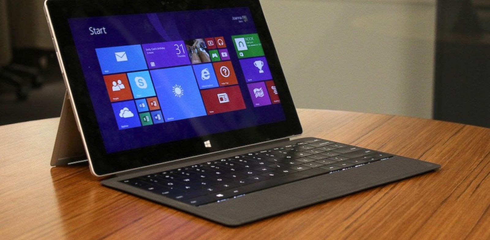 Microsoft Surface 2 Review: Does Microsoft’s Tablet Deserve a Second