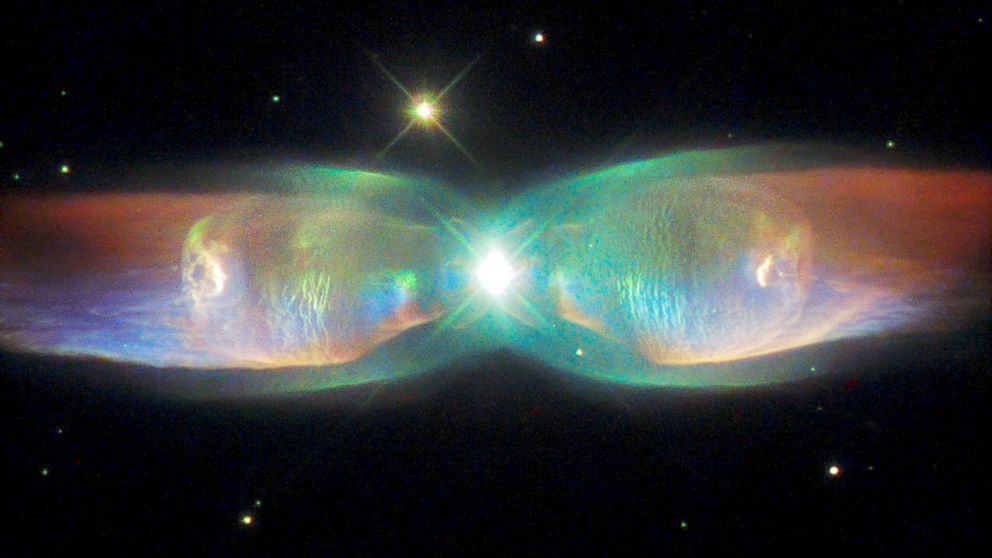 'Cosmic Butterfly' Snapped By Hubble Telescope