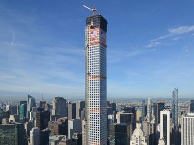 tallest skyscraper in manhattan