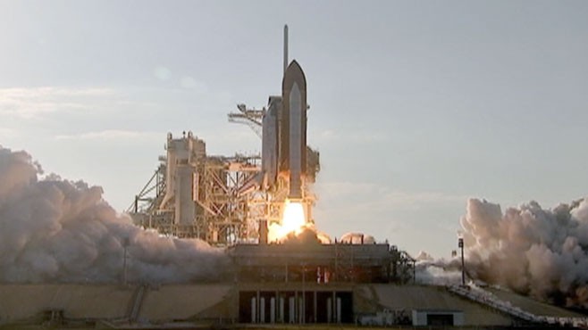 VIDEO: After 3 decades of space exploration NASA sends Discovery on its last mission.