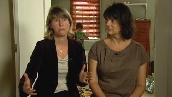 VIDEO: Network of moms makes their own apps to help parents solve everyday problems.