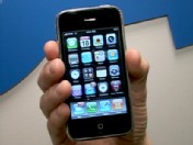 VIDEO: Forget Bugs, Worms Buzz iPhone