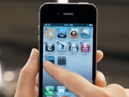 VIDEO: Consumer Reports recommends that Apple fix the new iPhones antenna issues.