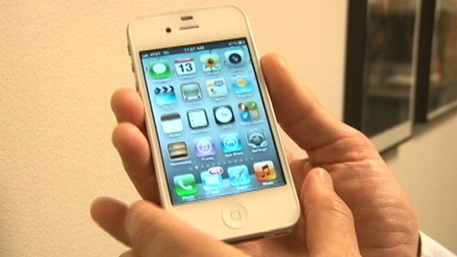 Apple acknowledges that the iPhone 4S is having problems with battery life.