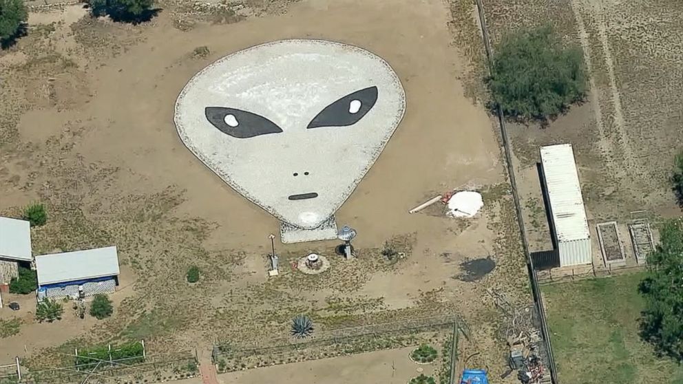 california-man-creates-extraterrestrial-rock-art-in-backyard-in-hopes-of-inviting-aliens-to