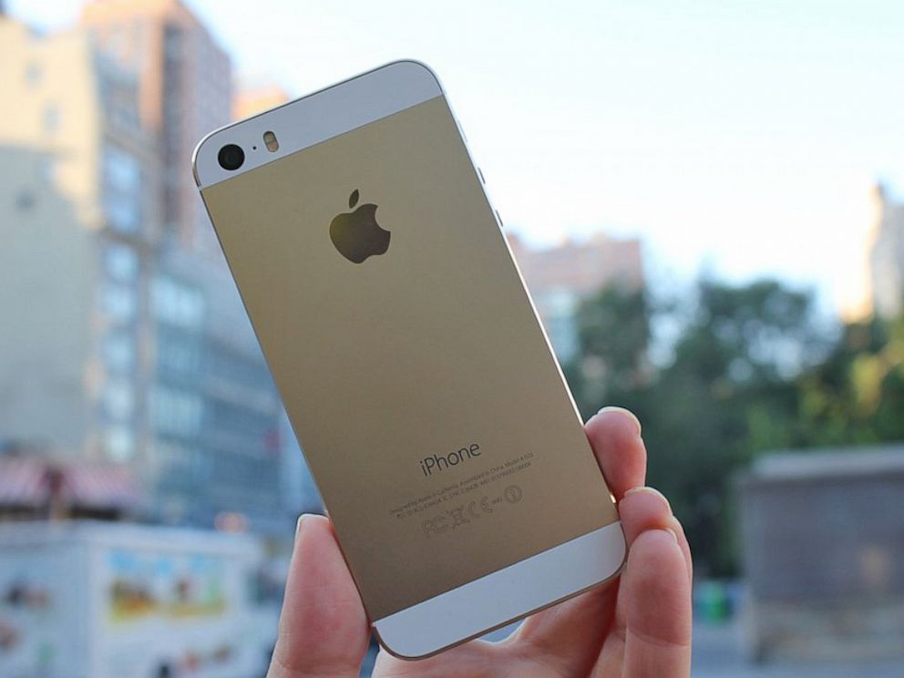 PHOTO: Gold iPhone 5s