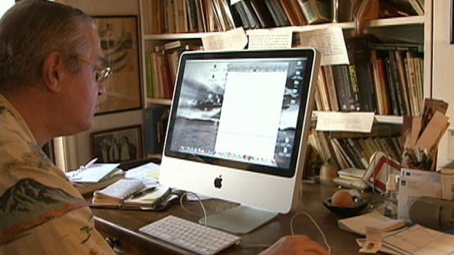 VIDEO: Aspiring writers bypass print for online success