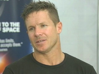 Watch: Skydiver Felix Baumgartner Prepares for 120,000-Foot Fall