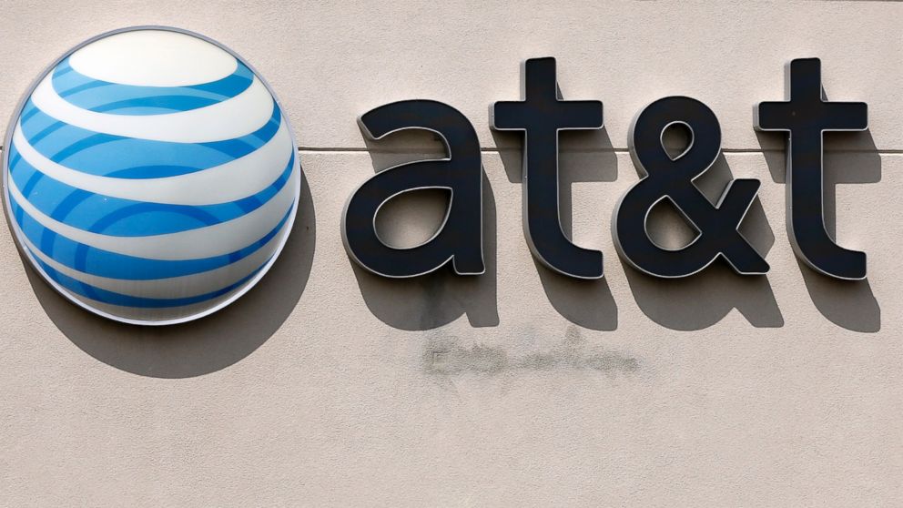 FCC says it will investigate AT&amp;T wireless 911 outage