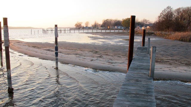 PHOTO: In this Nov. 16, 2012 photo, a sand bar is exposed by low water on Portage Lake in Onekama, Mich., which has made nearby docks and marinas largely unusable.