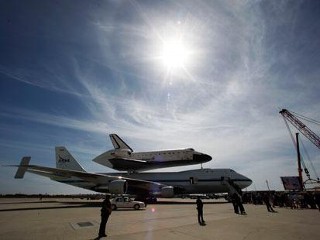 Photos: Shuttle Endeavour Comes Home