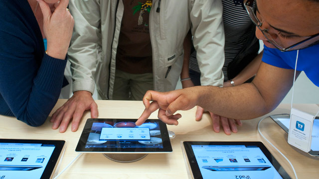 PHOTO: Dont Buy an iPad 2 Now