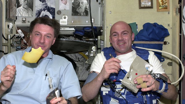 PHOTO: Astronauts and Food