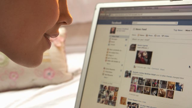 PHOTO: A study by Carnegie Mellon University found Facebook privacy changes ended up causing users to reveal more.