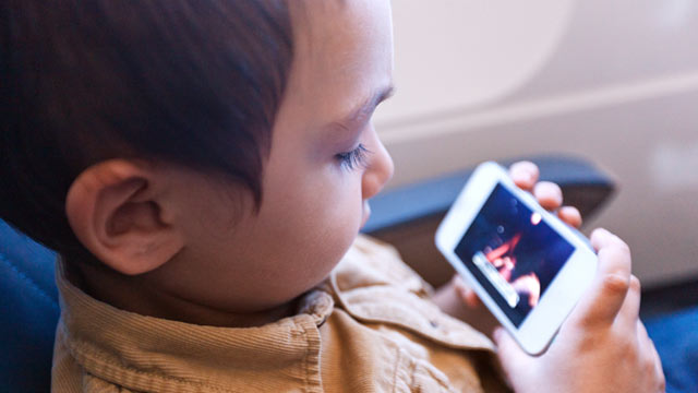 PHOTO: The FCC is urging the FAA to allow use of gadgets on place during takeoff and landing.