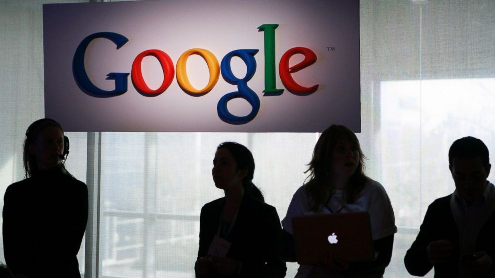PHOTO: Attendees wait for the start of an event at Google headquarters in Mountain View, Calif. on January 5, 2010.