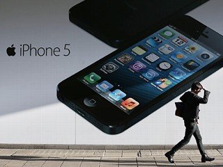 Exec Spills the Beans on iPhone Name