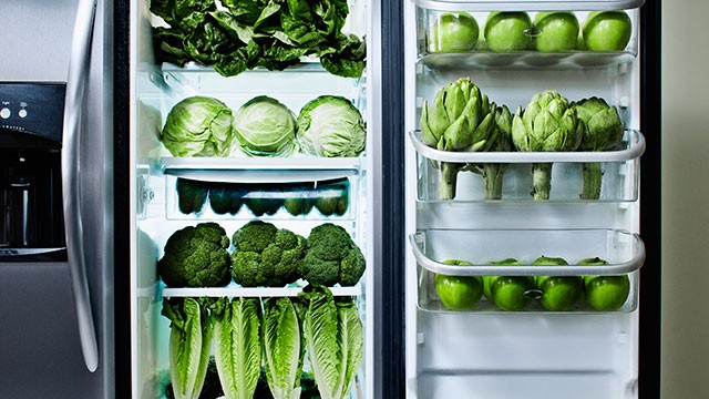 PHOTO: Veggies in your fridge know what time it is.