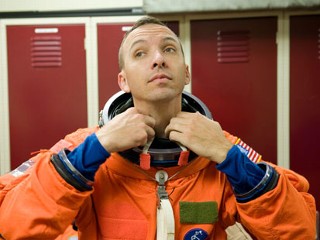 Oh, Baby! Astronaut's Wife May Give Birth While He's in Space
Space Shuttle Astronaut Randy Bresnik Has a Joyous Schedule Conflict