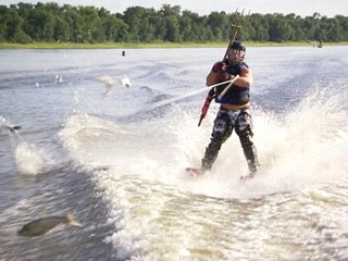 Fish Hunters Use Pitchforks, Water Skis to Hunt Asian Carp