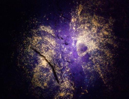 Glowing Oil: Gulf Spill Under Ultraviolet Light