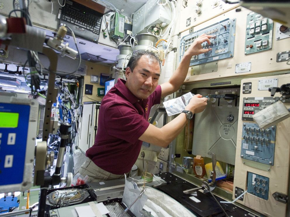 PHOTO: Life aboard the International Space Station