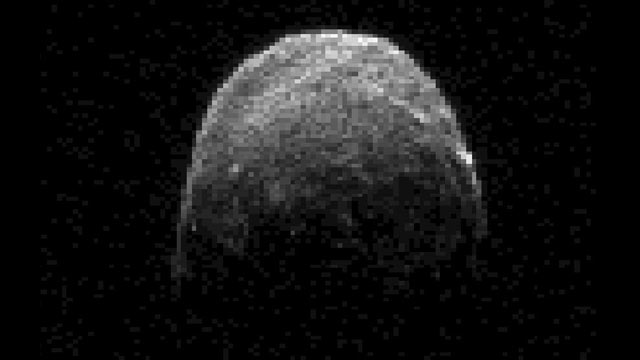PHOTO: Radar image of asteroid 2005 YU55, which NASA said was passing within about 200,000 miles of Earth.