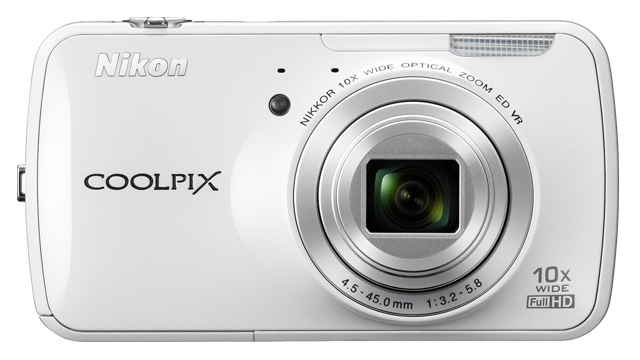 PHOTO: The NIkon Coolpix S800c camera