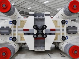 This LEGO Star Wars X-wing Starfighter model is the world's largest LEGO model built. 
