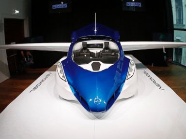 SXSW 2015: AeroMobil Shows Off Flying Car