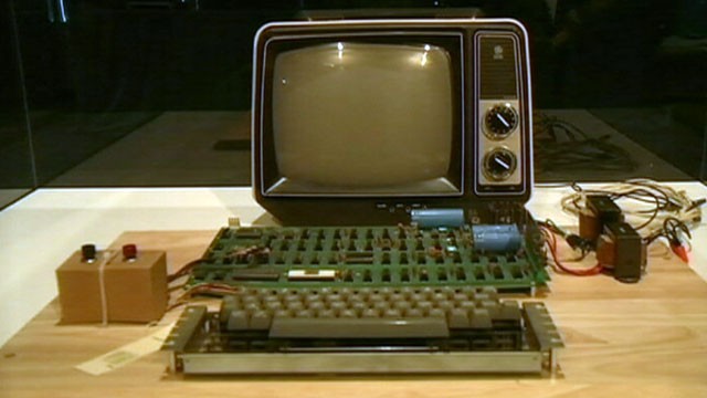 VIDEO: An Apple 1 computer from 1976 is on the auction block at Christies.