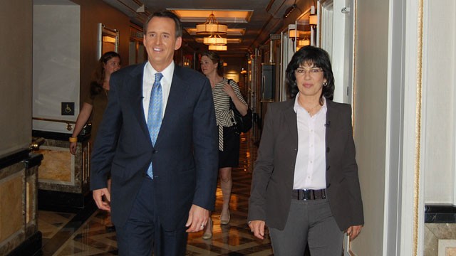 PHOTO: Christiane Amanpour interviews former Minnesota governor and Republican presidential candidate Tim Pawlenty.