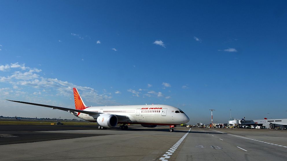 PHOTO: Air Indias Dreamliner taxis