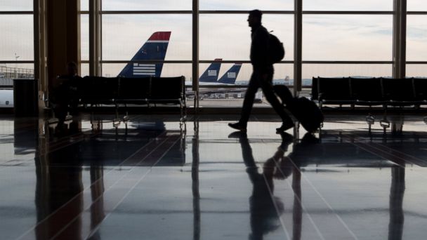 5 Tips to Ensure Luggage Arrives at Your Holiday Destination GTY airport travel nt 131125 16x9 608 5 Tips to Ensure Luggage Arrives at Your Holiday Destination