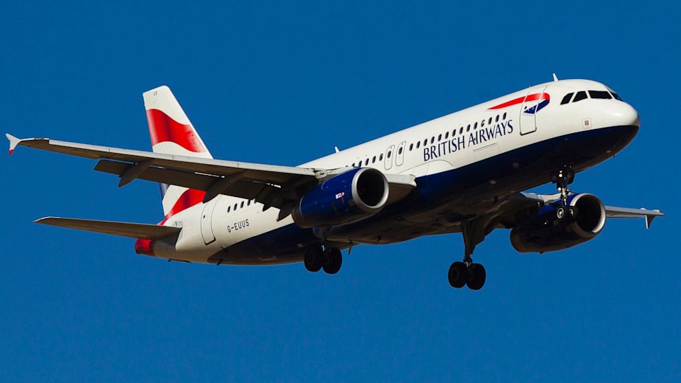 PHOTO: A British Airways passenger jet prepares to land at Madrid Barajas airport in Madrid, Spain, Aug. 6, 2013.