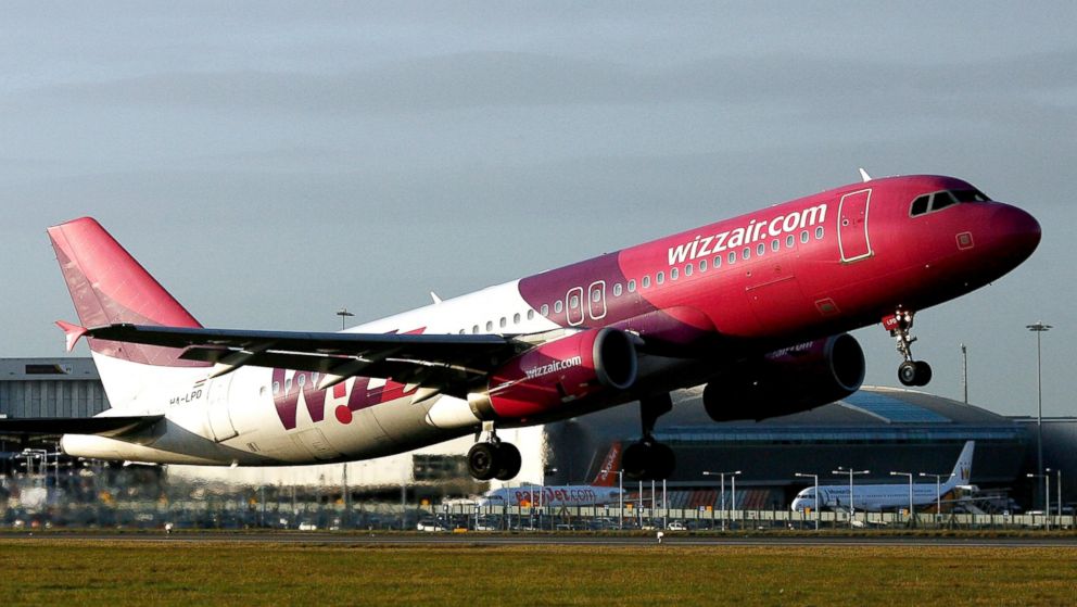 PHOTO: A Wizz Air jet takes off from the runway at Luton airport near Luton, U.K., Dec. 1, 2009.