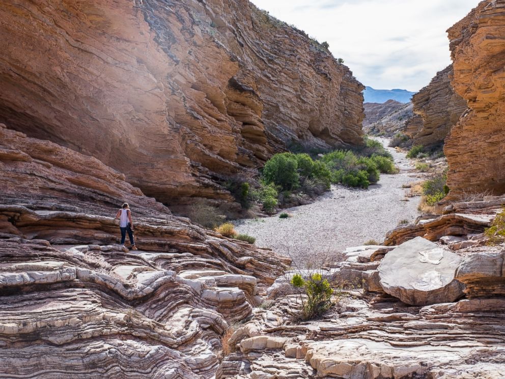 PHOTO: Stefanie Payne and her partner, Jonathan Irish, have put their lives in Washington D.C. on hold for a year in order to take a road trip to each of the nations 59 national parks.