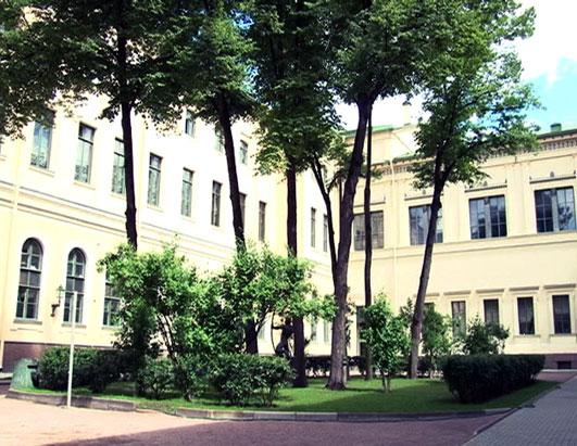 St. Petersburg's Hermitage Museum Home to Masters...and Cats