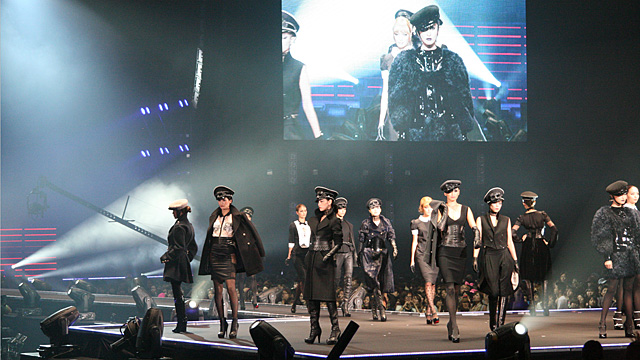 PHOTO: Tokyo Girls Collection