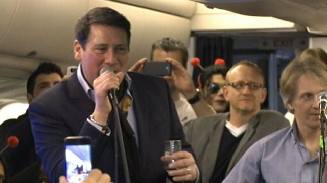 VIDEO: Airline sets Guinness Book of World Record for "Highest Concert" and "Highest Harlem Shake."