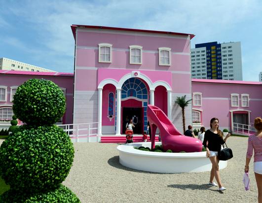 barbie fun house