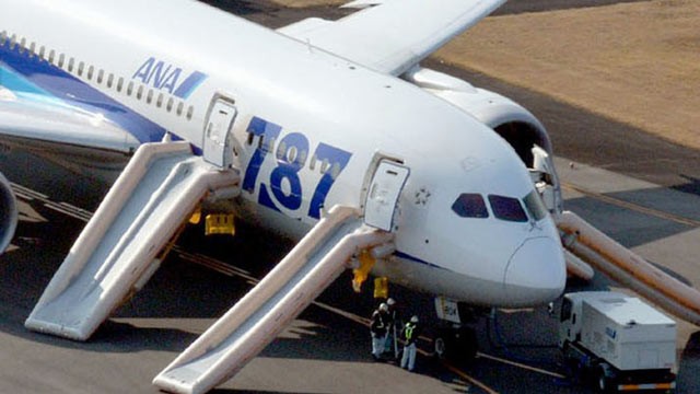 PHOTO: An All Nippon Airways flight of the Boeing 787 Dreamliner sits at Takamatsu airport in Takamatsu, western Japan, after it made an emergency landing, Jan. 16, 2013.