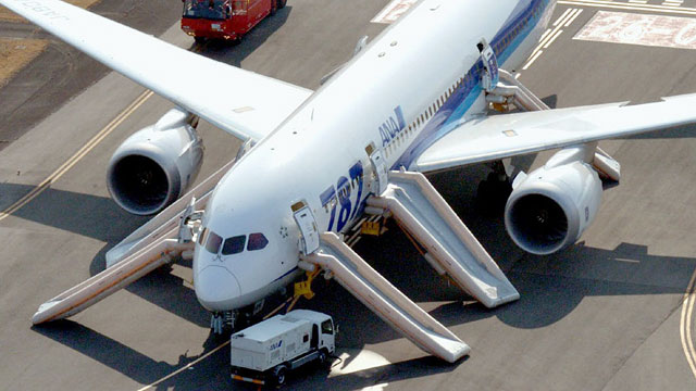 PHOTO: An All Nippon Airways flight sits at Takamatsu airport in Takamatsu, western Japan after it made an emergency landing, Jan. 16, 2013.