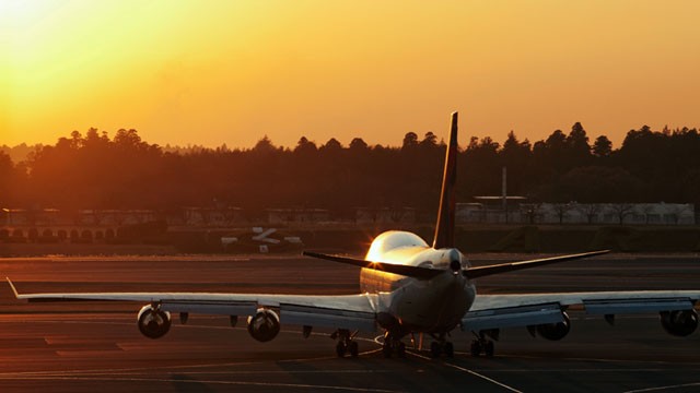 PHOTO: Travelocity conducted a day-by-day analysis of prices over the Christmas travel season to find the cheapest days to fly.