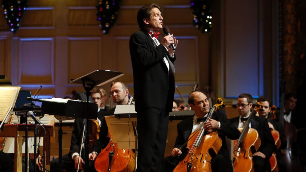 PHOTO: Keith Lockhart speaks to the audience during the opening night of Holiday Pops in Boston on December 4, 2013.